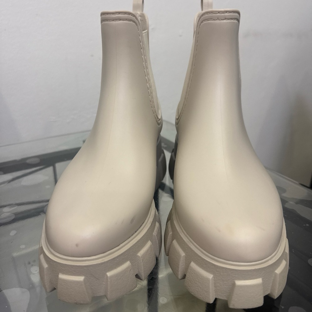 Jeffrey Campbell Off-White Chunky Chelsea Booties - Picture 4 of 9